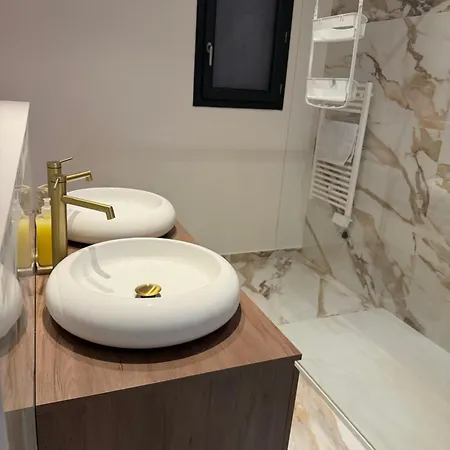 Moderne Avec Piscine Privee A Figari (Corsica)